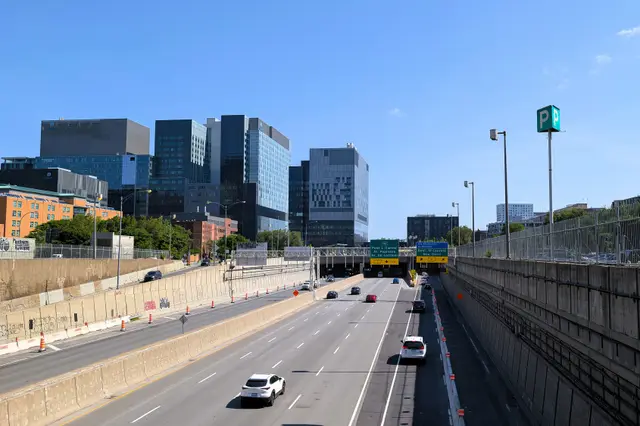 Montreal Around the City photo 20