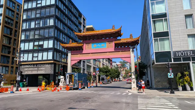 Montreal Around the City photo 23